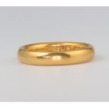 A 22ct yellow gold wedding band, 5 grams, size G