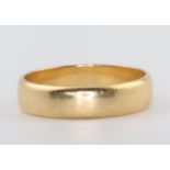 An 18ct yellow gold wedding band size Q 4.5 grams