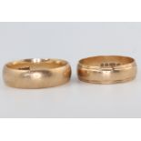 Two 9ct yellow gold wedding bands size O and S, 7.8 grams