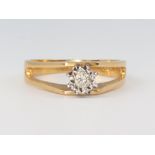 An 18ct yellow gold single stone diamond ring approx 0.10ct, size M, 3.5 grams