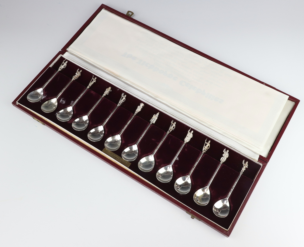 A limited edition set of 12 silver Tichborne spoons no.2540 of 5000, London 1982 and 1983, 267