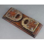 A Victorian figured walnut and brass mounted expanding book rack 14cm h x 35cm w x 14cm d