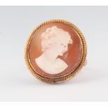 A yellow metal cameo ring 4.7 grams, size L 1/2