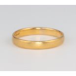 A 22ct yellow gold wedding band 3.9 grams, size S