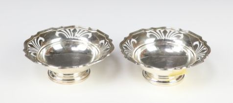 A pair of pierced silver bon bon dishes Birmingham 1949 10cm, 114 grams