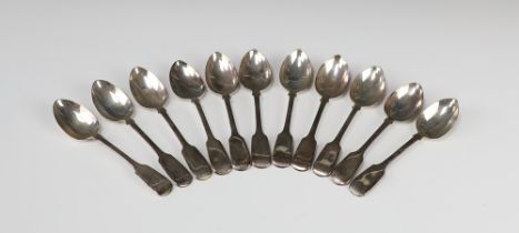 A set of 11 Victorian silver teaspoons London 1861, 263 grams