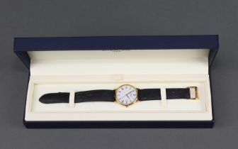 A gentleman's gold plated Raymond Weil calendar wristwatch on a leather bracelet with original box