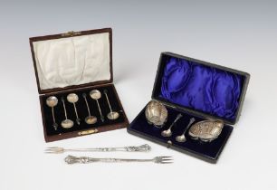 A set of 6 silver bean end coffee spoons Birmingham 1924, Chester 1899, 2 boat shaped silver slats