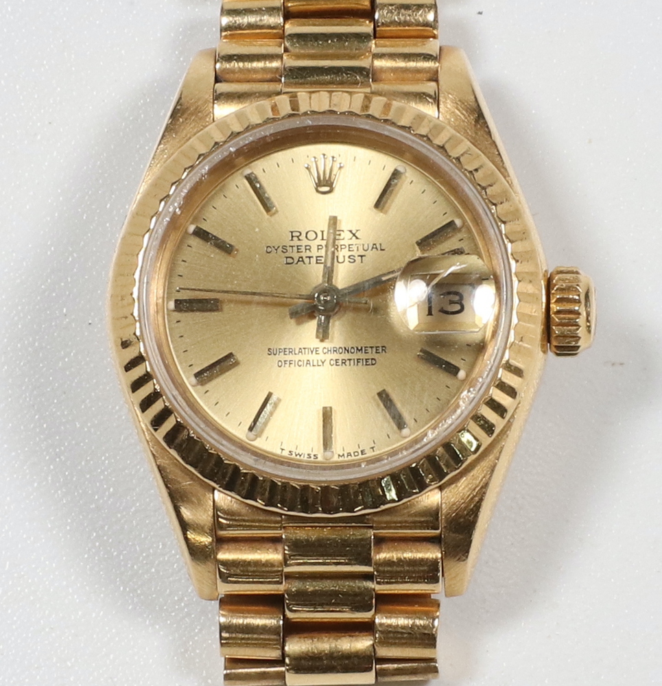 A lady's 18ct yellow gold Rolex Oyster Perpetual Datejust wristwatch on a 18ct yellow gold President - Image 3 of 8