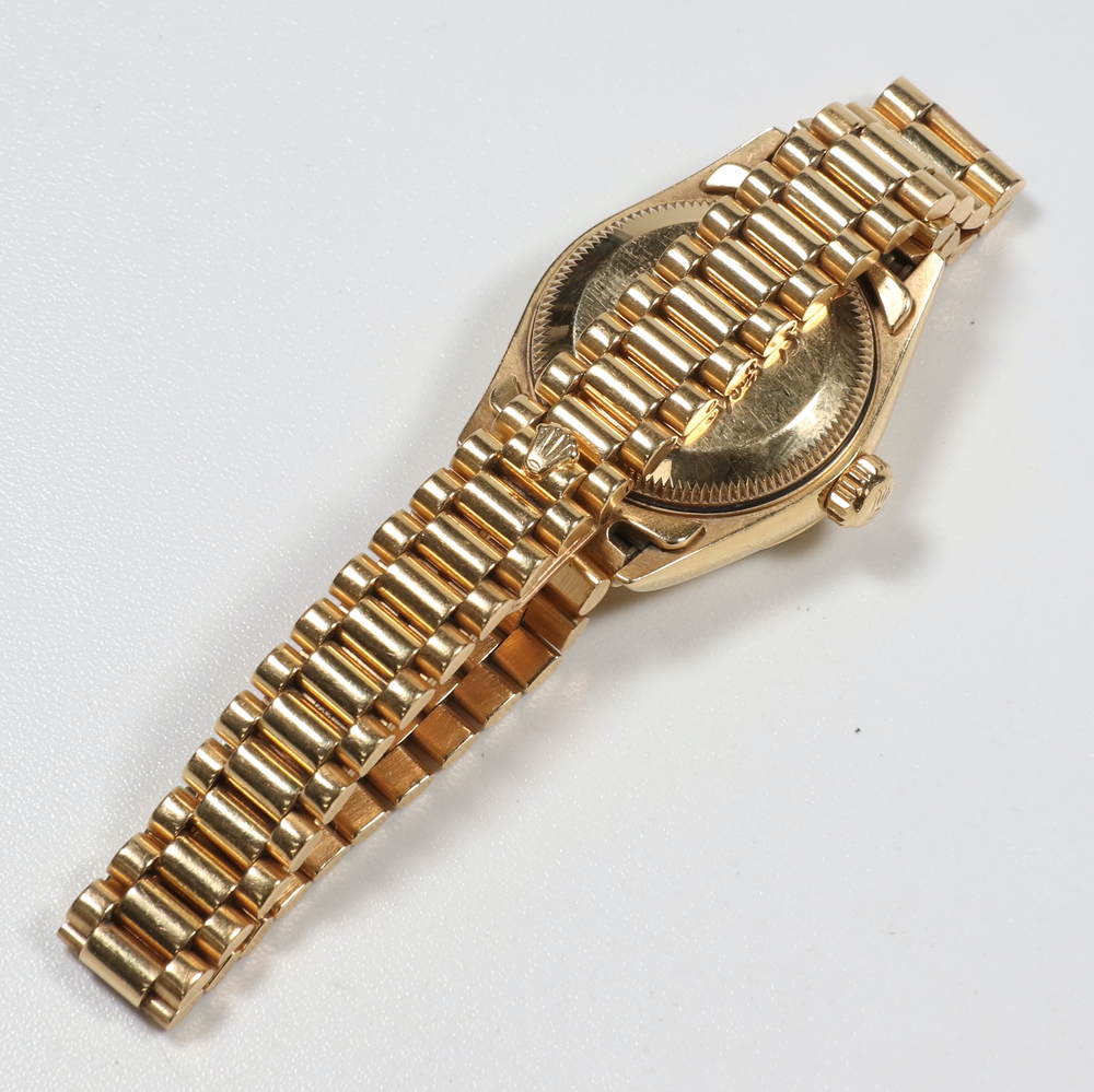 A lady's 18ct yellow gold Rolex Oyster Perpetual Datejust wristwatch on a 18ct yellow gold President - Image 6 of 8