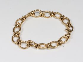 An yellow metal 750 oval link bracelet, 43.3 grams, 20cm