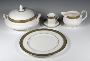 A Royal Doulton Belvedere pattern tea, coffee and dinner service, comprising 6 coffee cups, 6