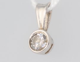 A white metal single stone diamond pendant 0.25ct, 0.5 grams, 12mm