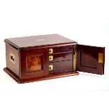 A GOOD QUALITY EARLY 20TH CENTURY MAHOGANY CUTLERY CABINET with twin door enclosing three drawers,