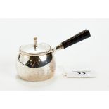 A VICTORIAN NOVELTY SILVER CIGAR LIGHTER in the form of a saucepan with ebonized side handle,