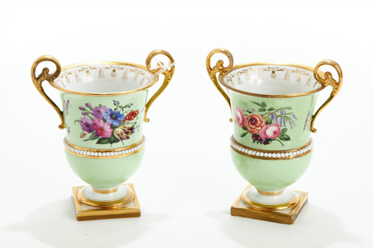 A PAIR OF EARLY 19TH CENTURY BLOOR DERBY PORCELAIN CAMPANA SHAPED VASES,