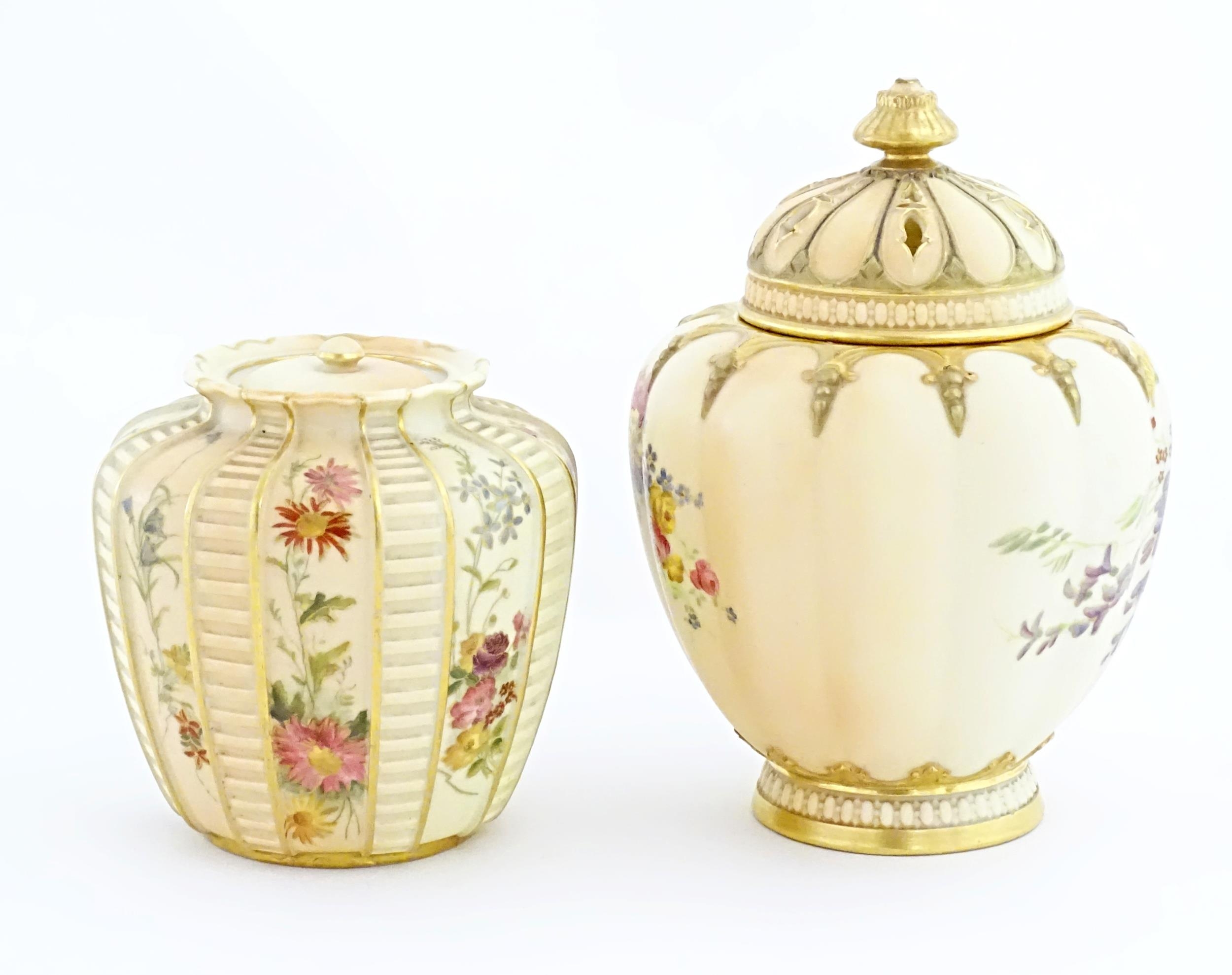 A Royal Worcester blush ivory pot pourri jar / vase and cover of lobed form decorated with flowers - Image 4 of 9