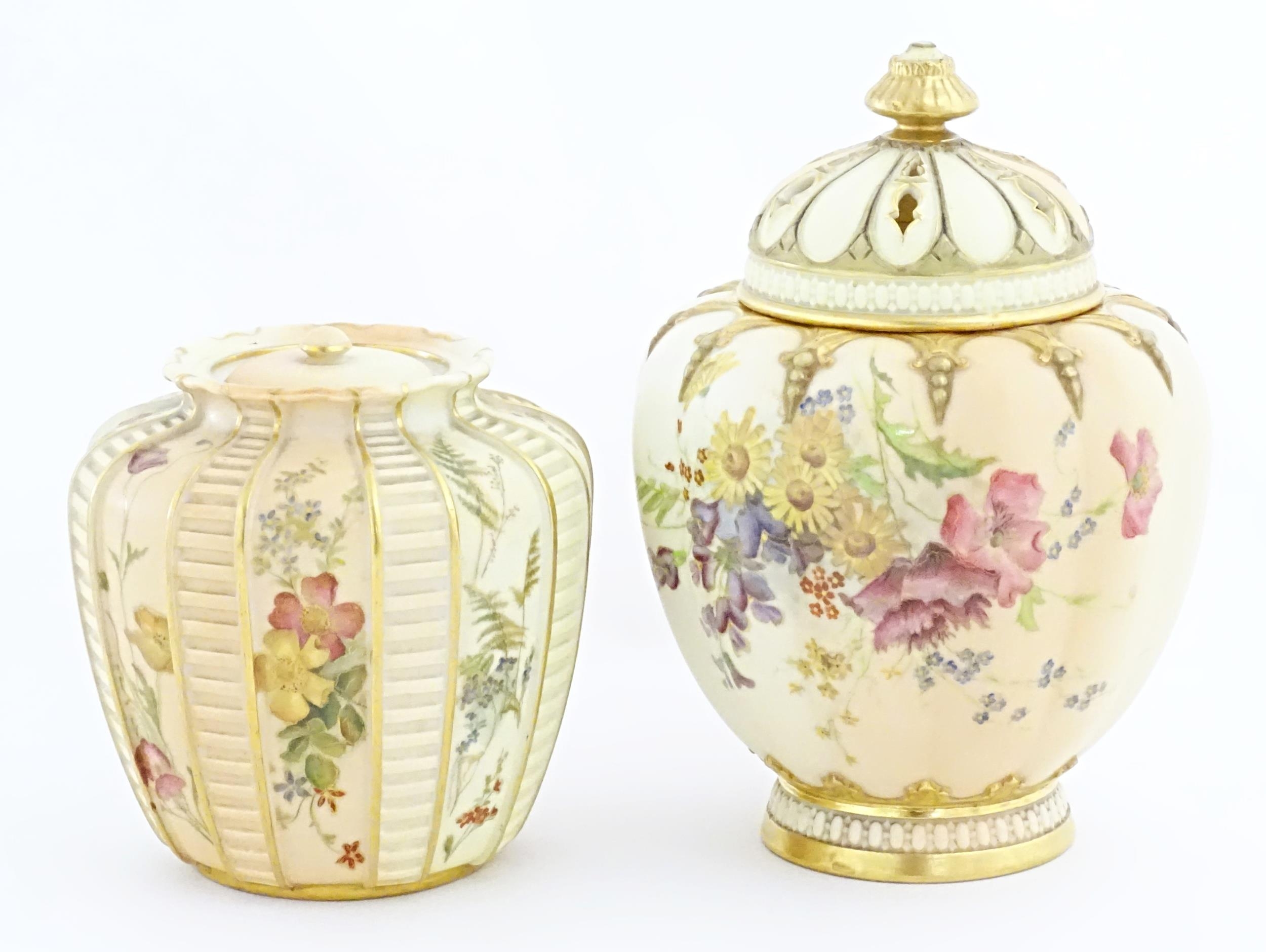 A Royal Worcester blush ivory pot pourri jar / vase and cover of lobed form decorated with flowers - Image 5 of 9