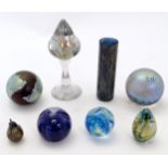 A quantity of assorted glass paperweights, etc. to include examples by Isle of Wight glass,