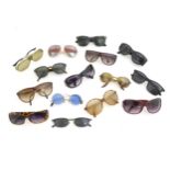 Vintage fashion / clothing: A quantity of vintage ladies sunglasses (15) Please Note - we do not