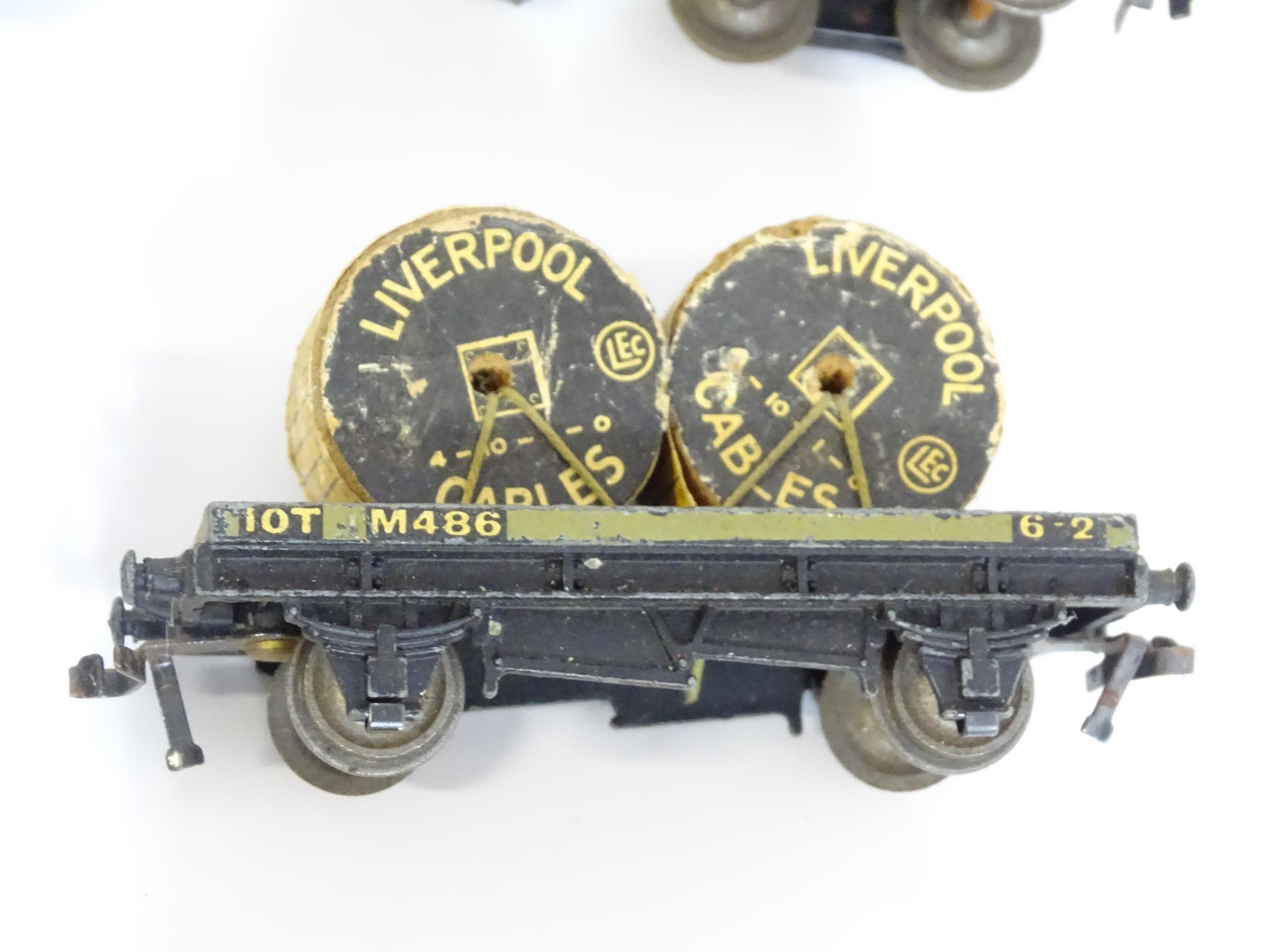 Toys: A large quantity of Hornby Dublo OO Gauge model railway, to include train tracks, - Image 17 of 28