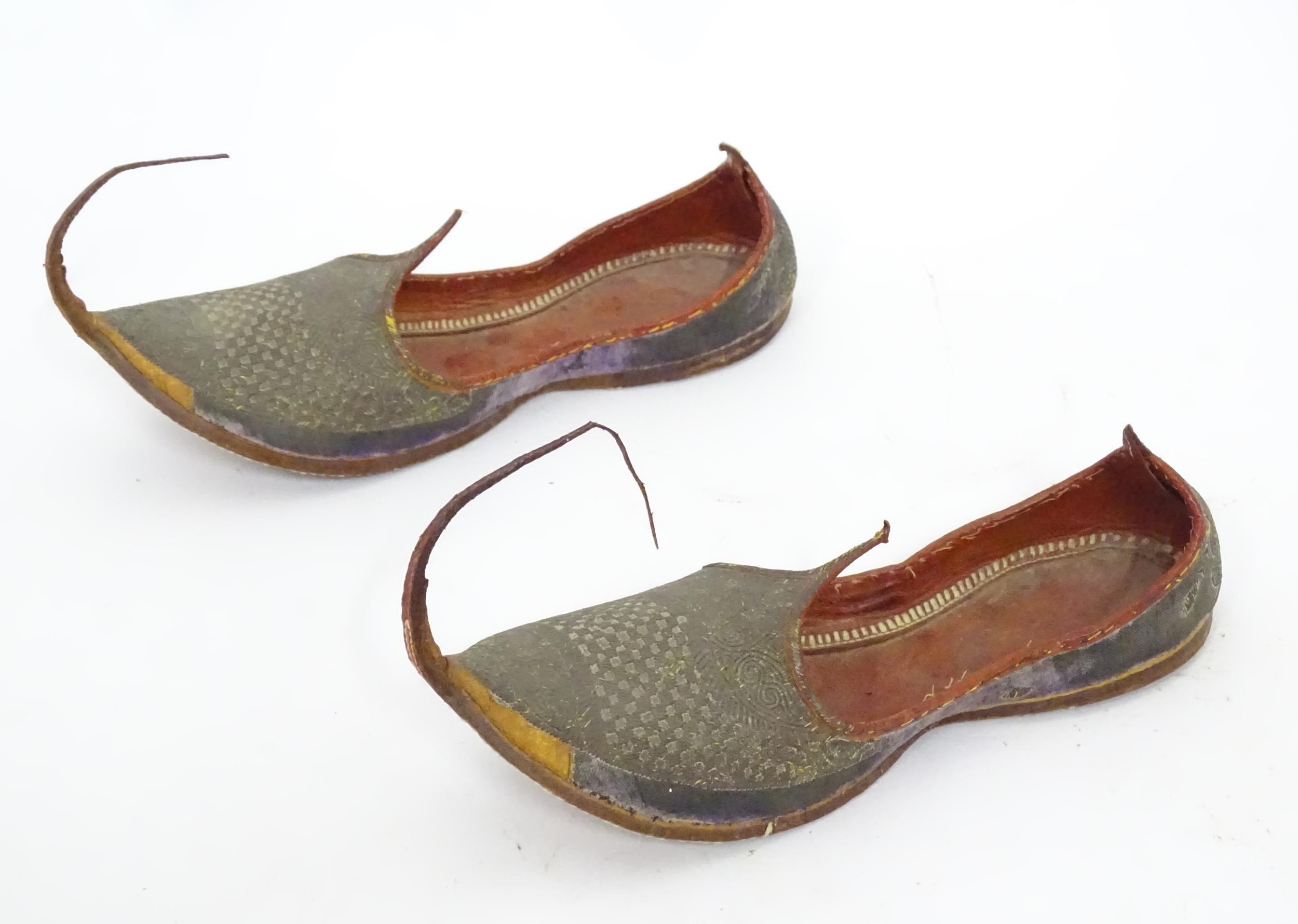 A pair of Mughal Moorish style slippers Please Note - we do not make reference to the condition of - Image 5 of 6