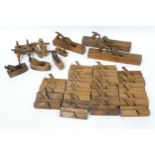 Vintage Tools : A quantity of assorted woodworking planes Please Note - we do not make reference