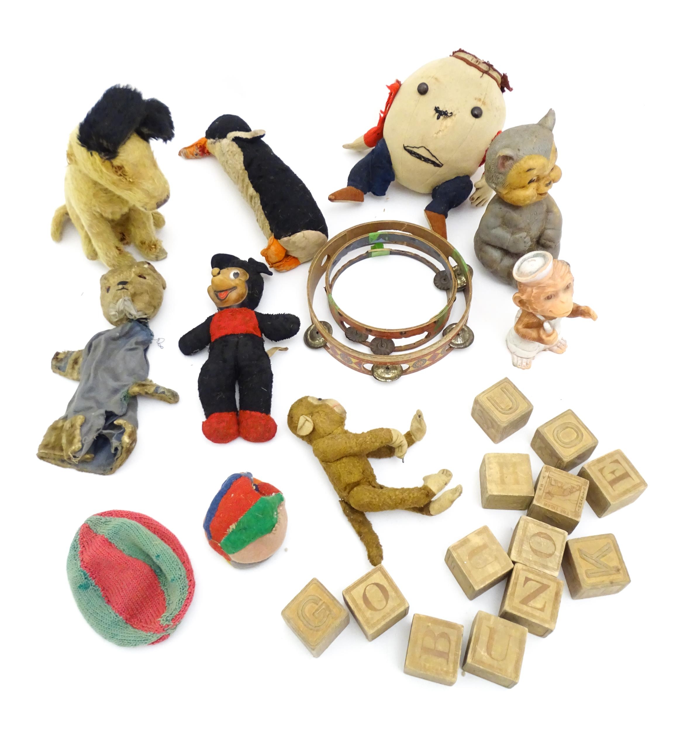 Toys: A quantity of assorted vintage toys, to include a Semco Mickey Mouse, an early 20thC straw - Bild 4 aus 14