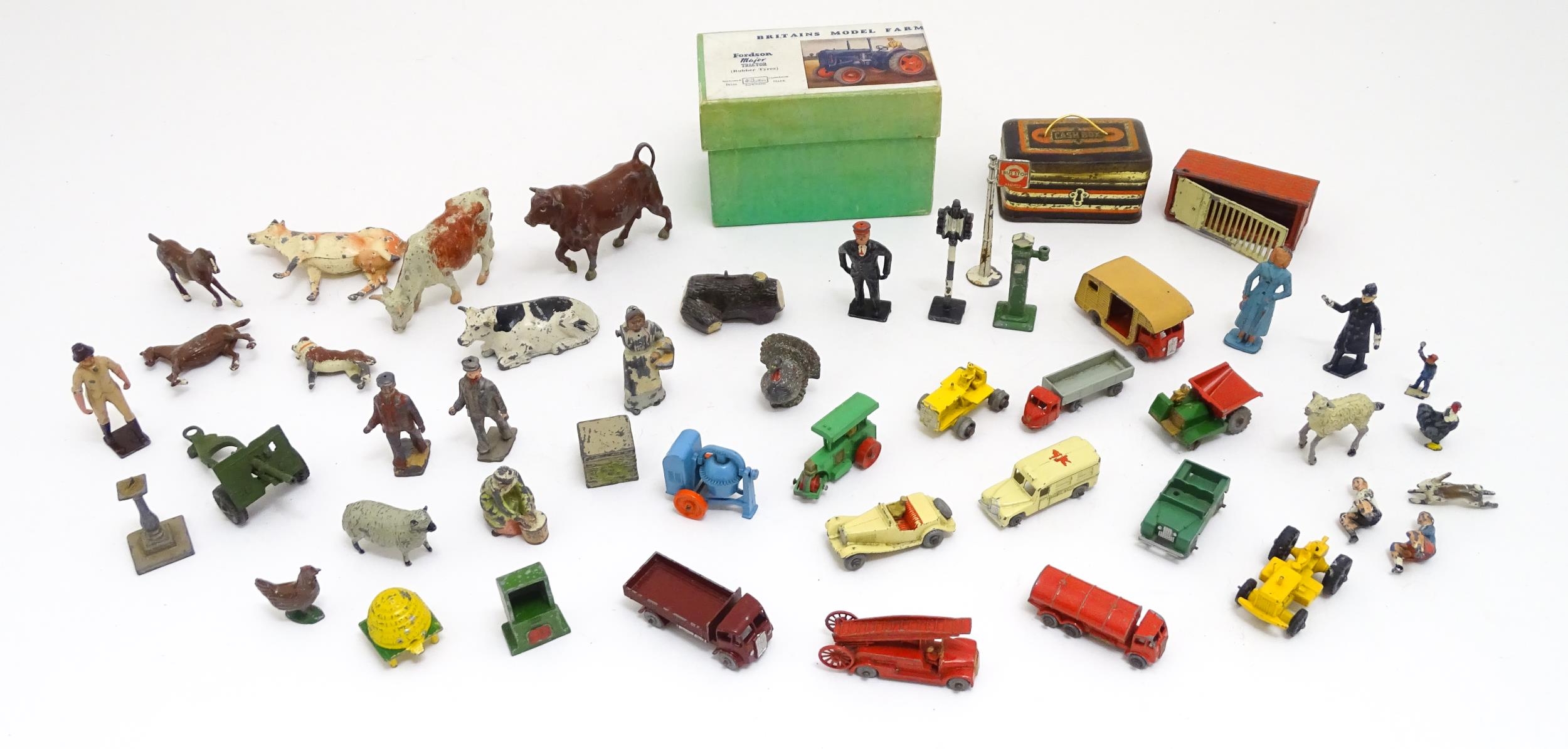 Toys: A quantity of assorted lead farm animals, makers to include Britains Ltd., Lesney, etc., a