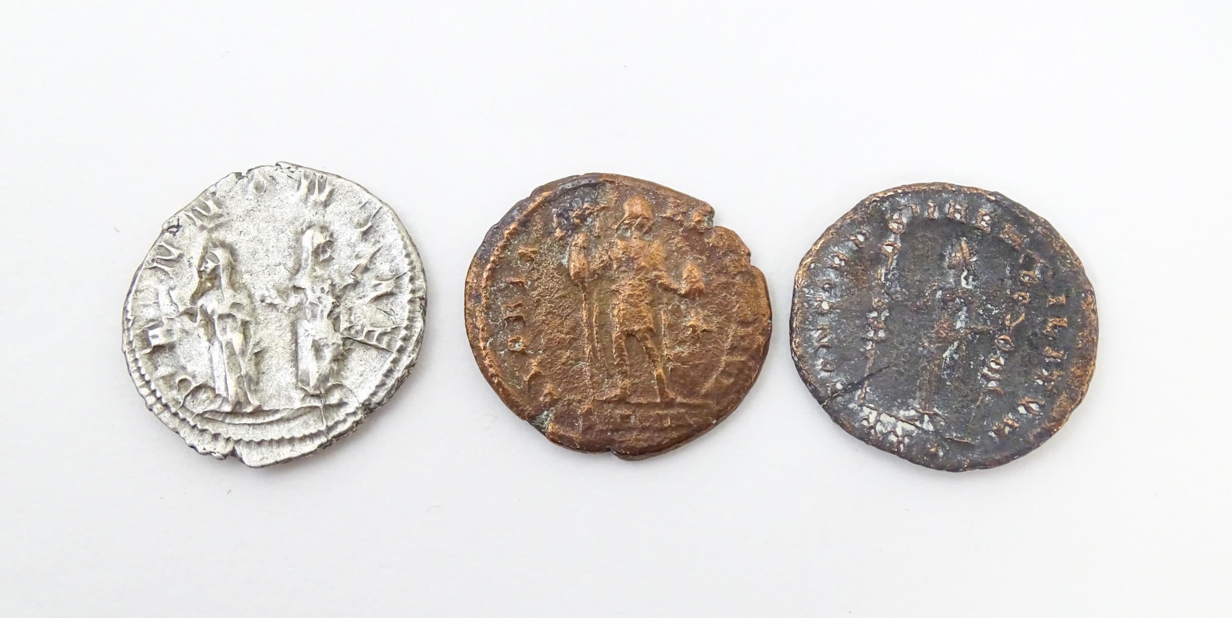 Coins: A quantity of assorted old coins, tokens, medallions, commemorative coins, and some - Image 26 of 45