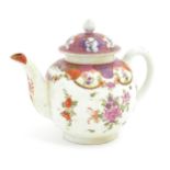 A Lowestoft teapot decorated in the Curtis pattern decorated with flowers and foliage. Approx. 6 1/