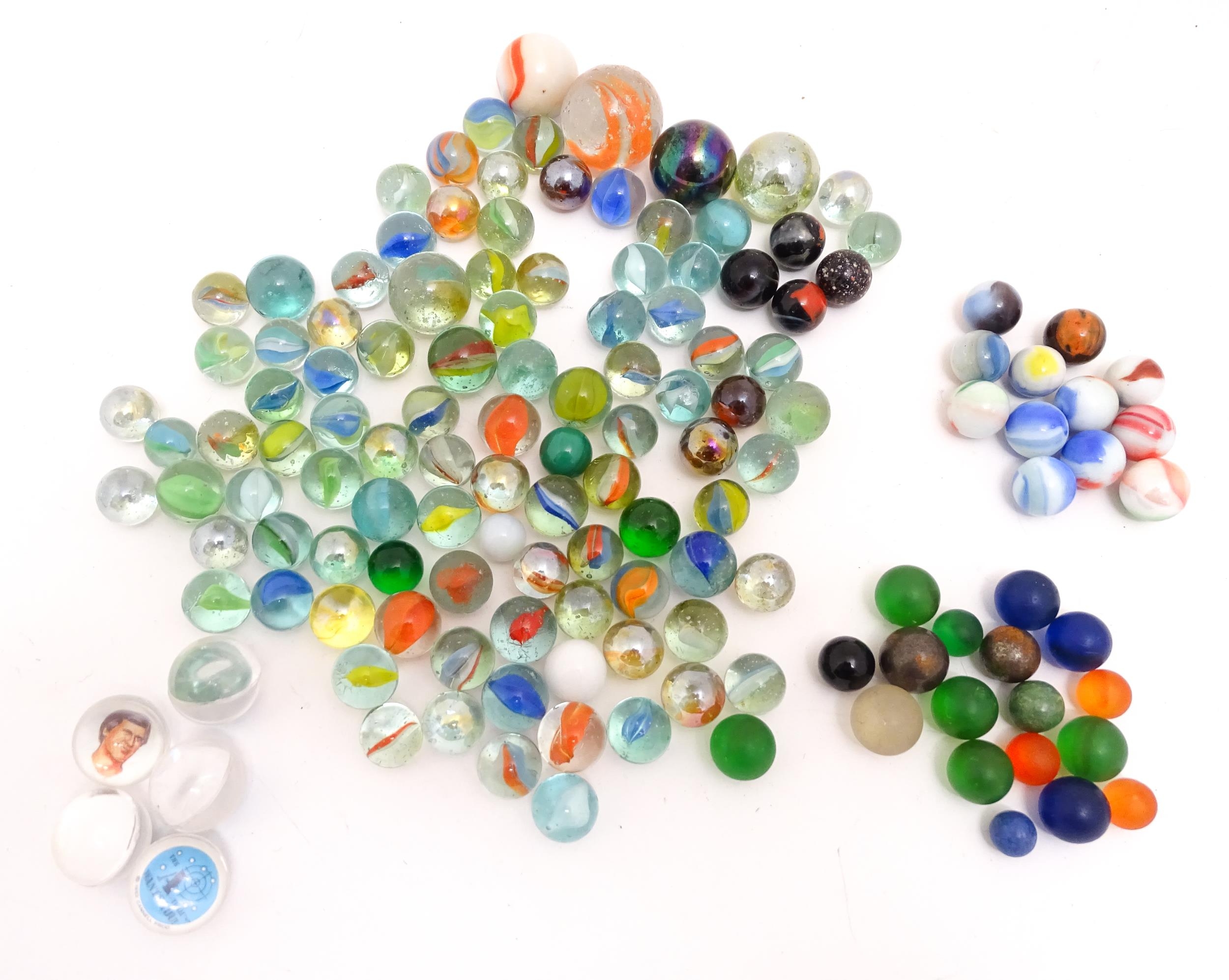 Toys: A quantity of assorted glass marbles, many with colours twists. Largest approx. 1" diameter - Bild 2 aus 8