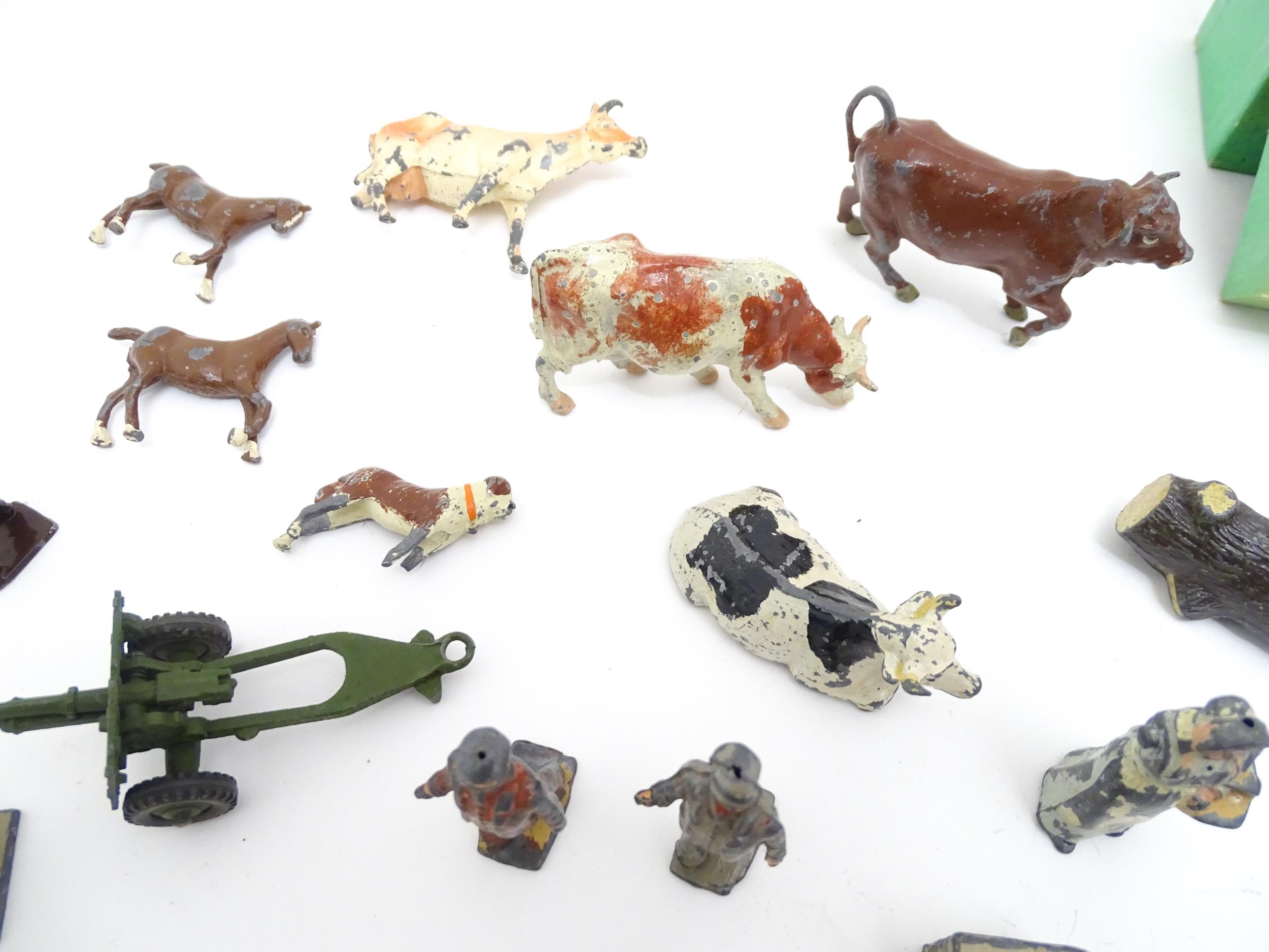 Toys: A quantity of assorted lead farm animals, makers to include Britains Ltd., Lesney, etc., a - Bild 3 aus 14