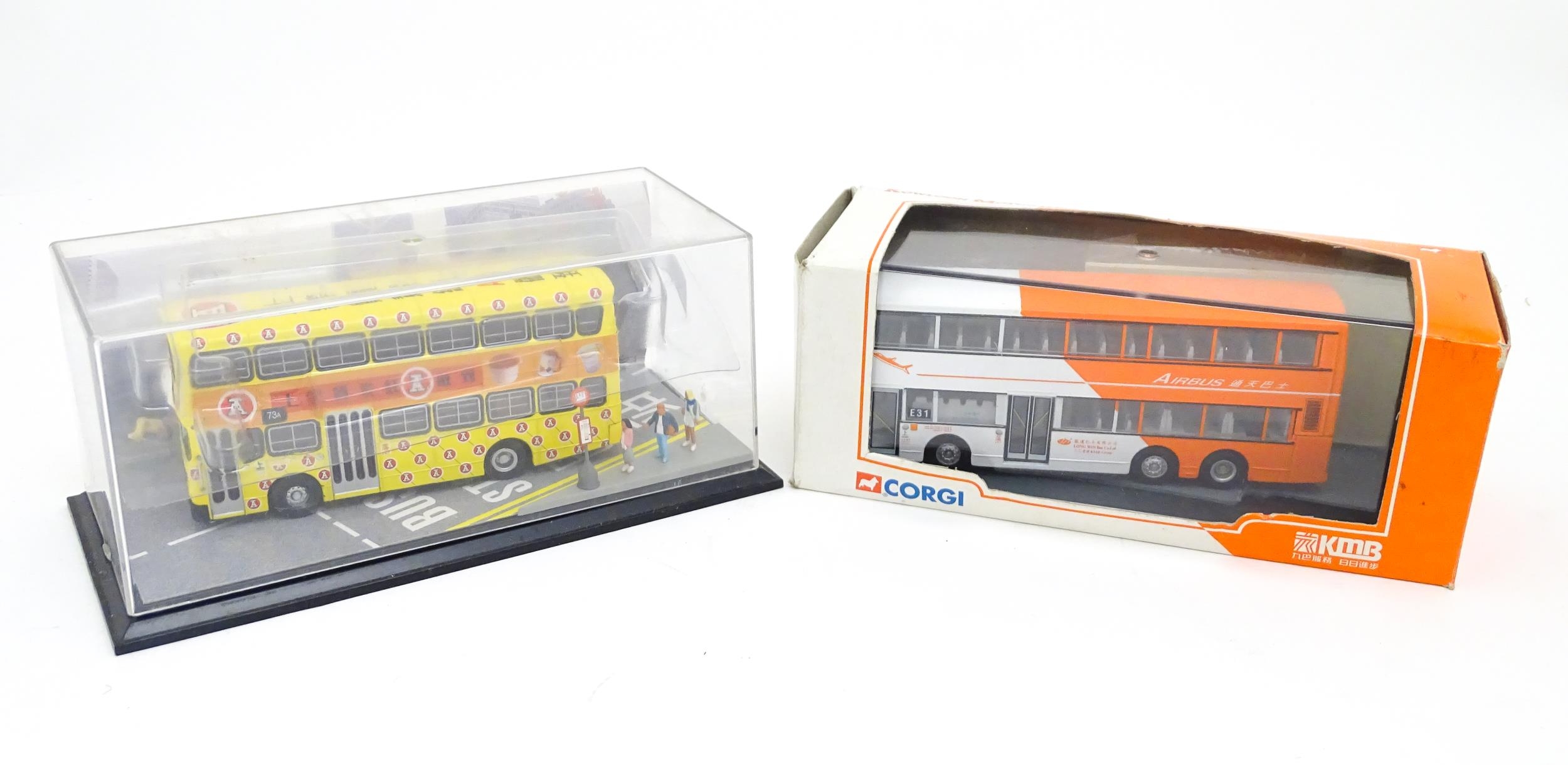 Toys: A quantity of assorted die cast scale model Corgi Far Eastern Buses to include KMB Christmas - Bild 2 aus 10