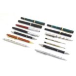 A quantity of mid to late 20thC fountain pens, including examples by Sheaffer, Platignum and