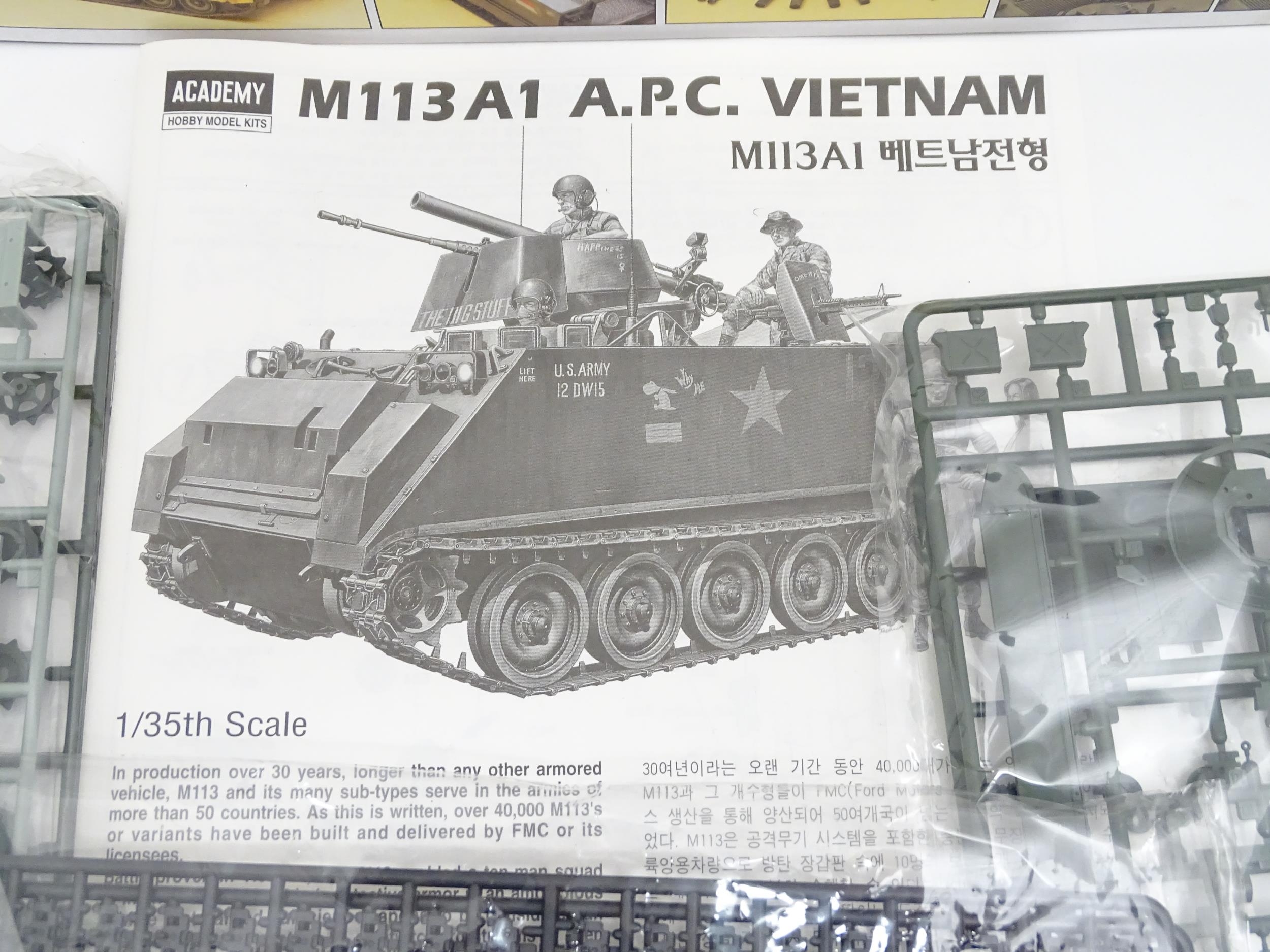 Toys: Two Academy Hobby Model / scale model kits comprising UH-IC Huey Heavy Hog helicopter, and - Bild 9 aus 12