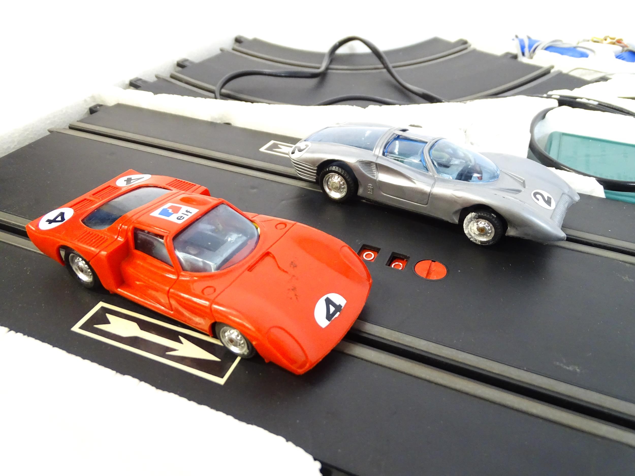 Toys: Two 20thC car racing games comprising TCR Total Control Racing Lighted Jam Car Speedway, and - Bild 11 aus 16