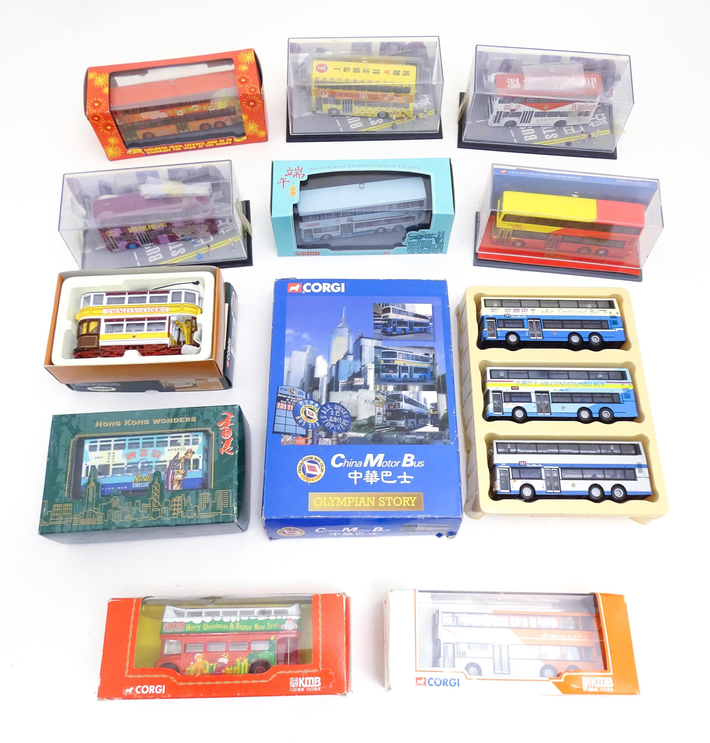 Toys: A quantity of assorted die cast scale model Corgi Far Eastern Buses to include KMB Christmas - Bild 3 aus 10