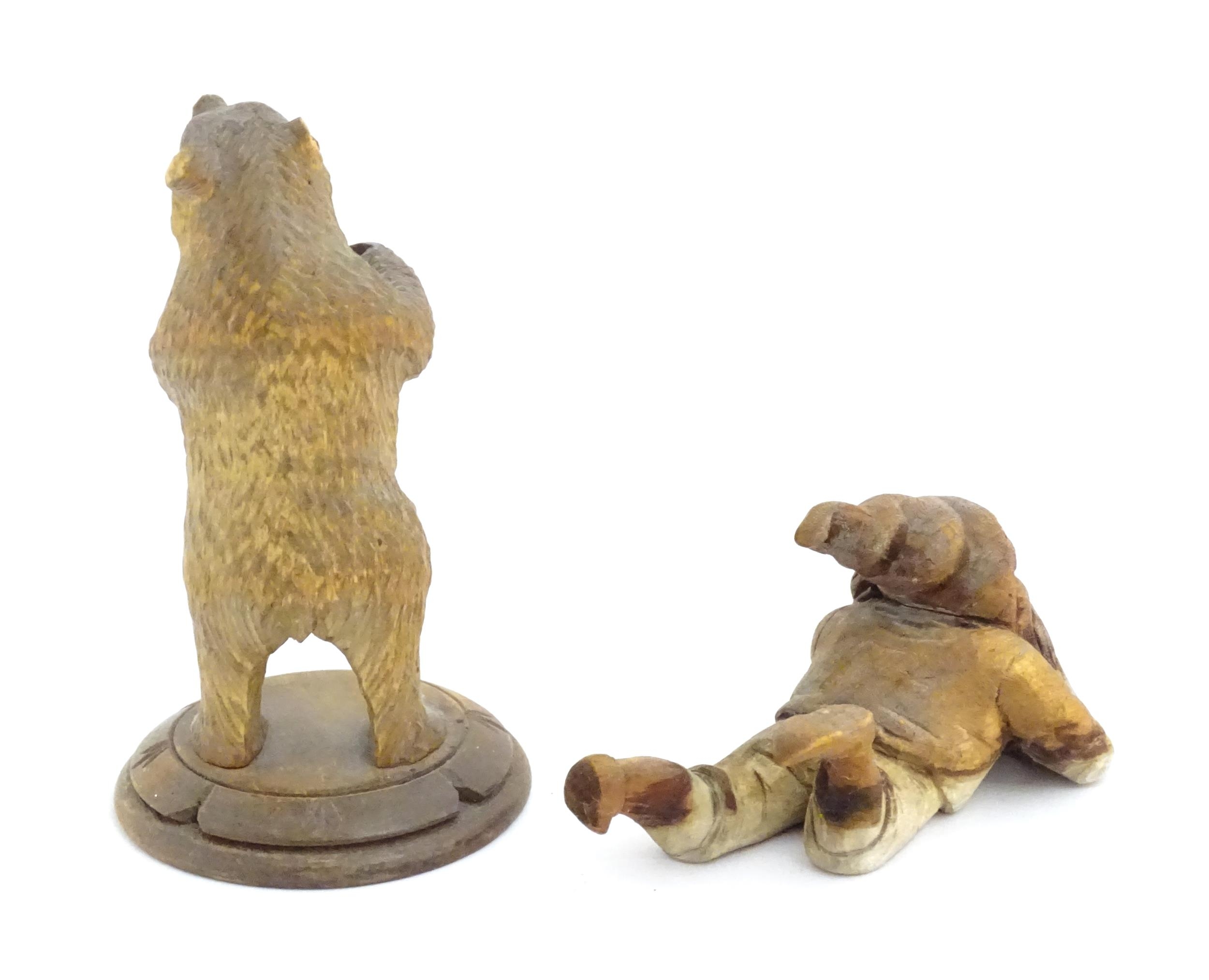 A 20thC Black Forest carved model of a bear. Together with a carved model of a recumbent gnome. - Bild 4 aus 6