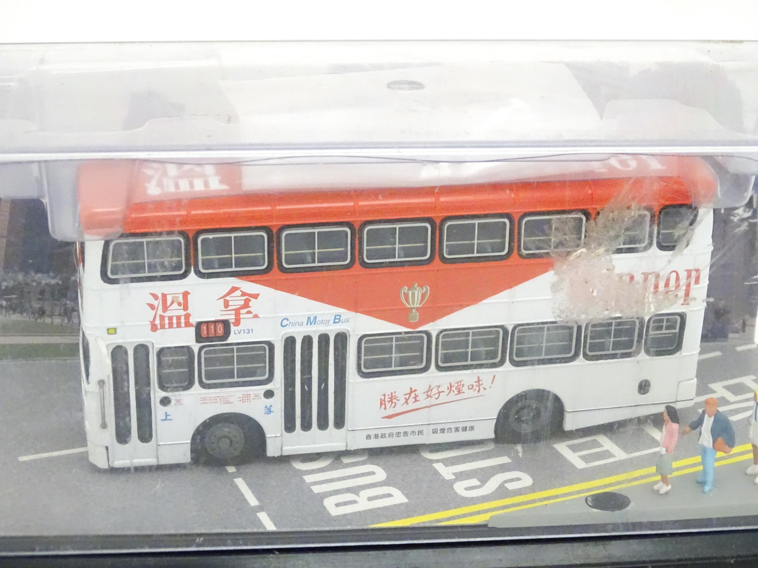 Toys: A quantity of assorted die cast scale model Corgi Far Eastern Buses to include KMB Christmas - Bild 7 aus 10