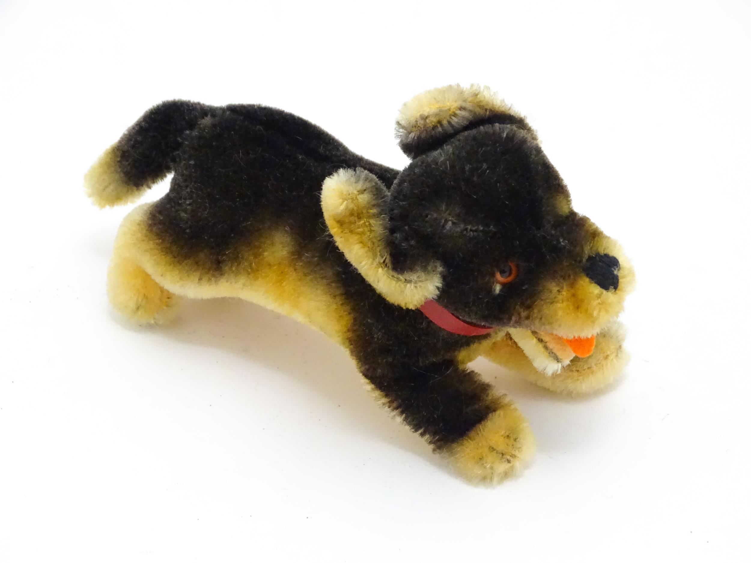 Toy: A 20thC Steiff mohair soft toy modelled as a Dachshund dog - Lumpi, with stitched nose, felt - Bild 6 aus 12