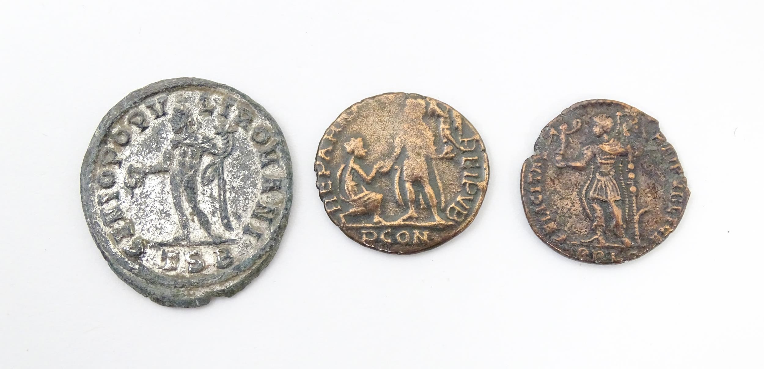 Coins: A quantity of assorted old coins, tokens, medallions, commemorative coins, and some - Image 30 of 45