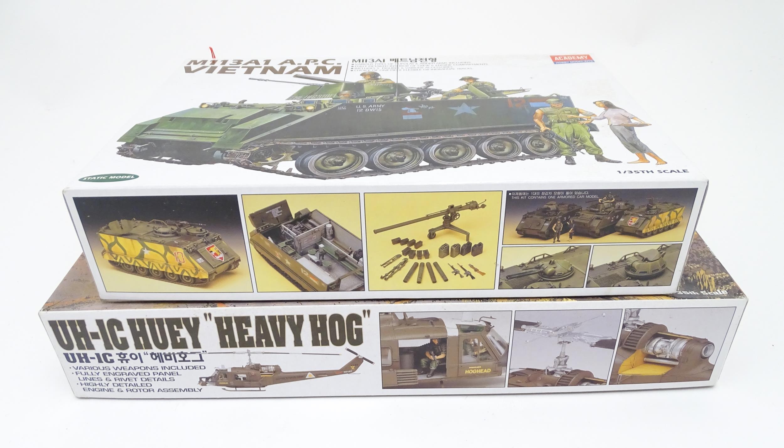 Toys: Two Academy Hobby Model / scale model kits comprising UH-IC Huey Heavy Hog helicopter, and - Bild 3 aus 12