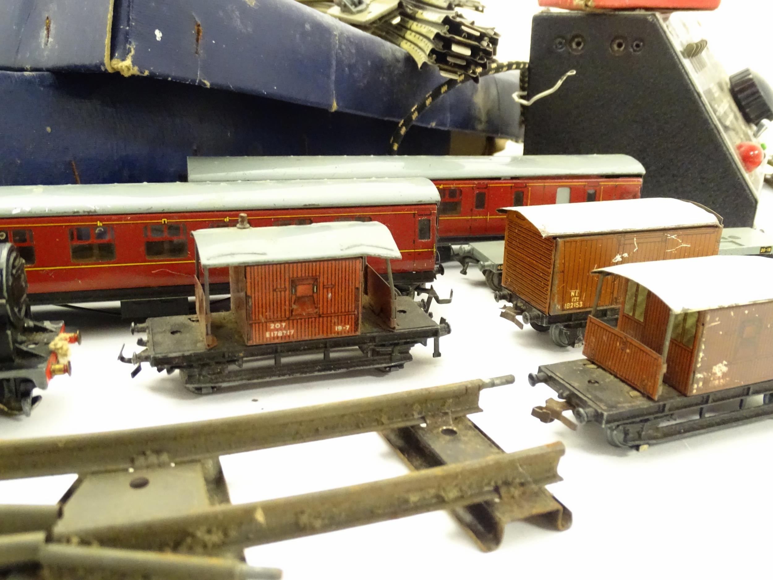 Toys - Model Train / Railway Interest : A quantity of assorted Hornby O Gauge model railway / - Bild 6 aus 11