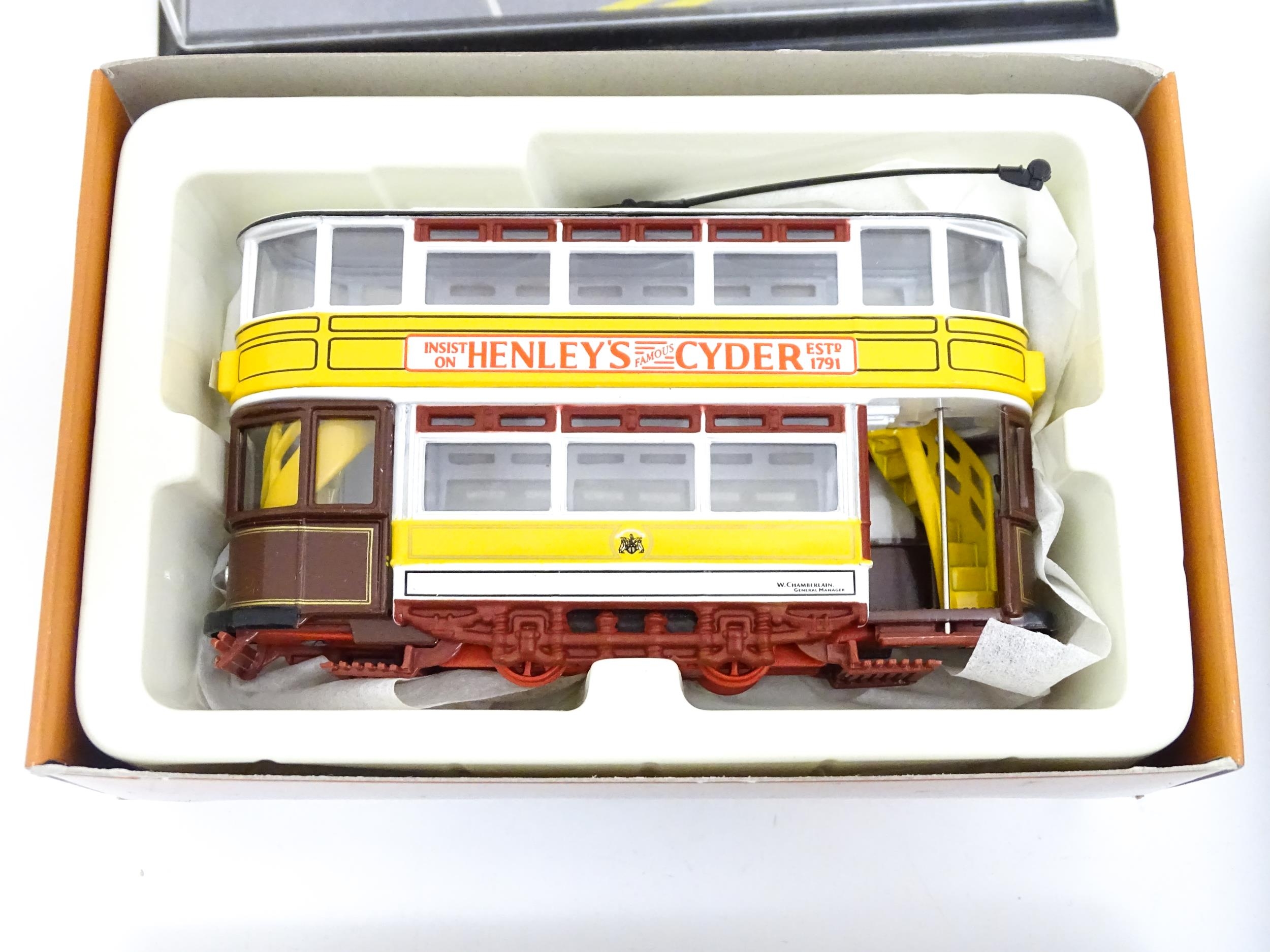 Toys: A quantity of assorted die cast scale model Corgi Far Eastern Buses to include KMB Christmas - Bild 5 aus 10