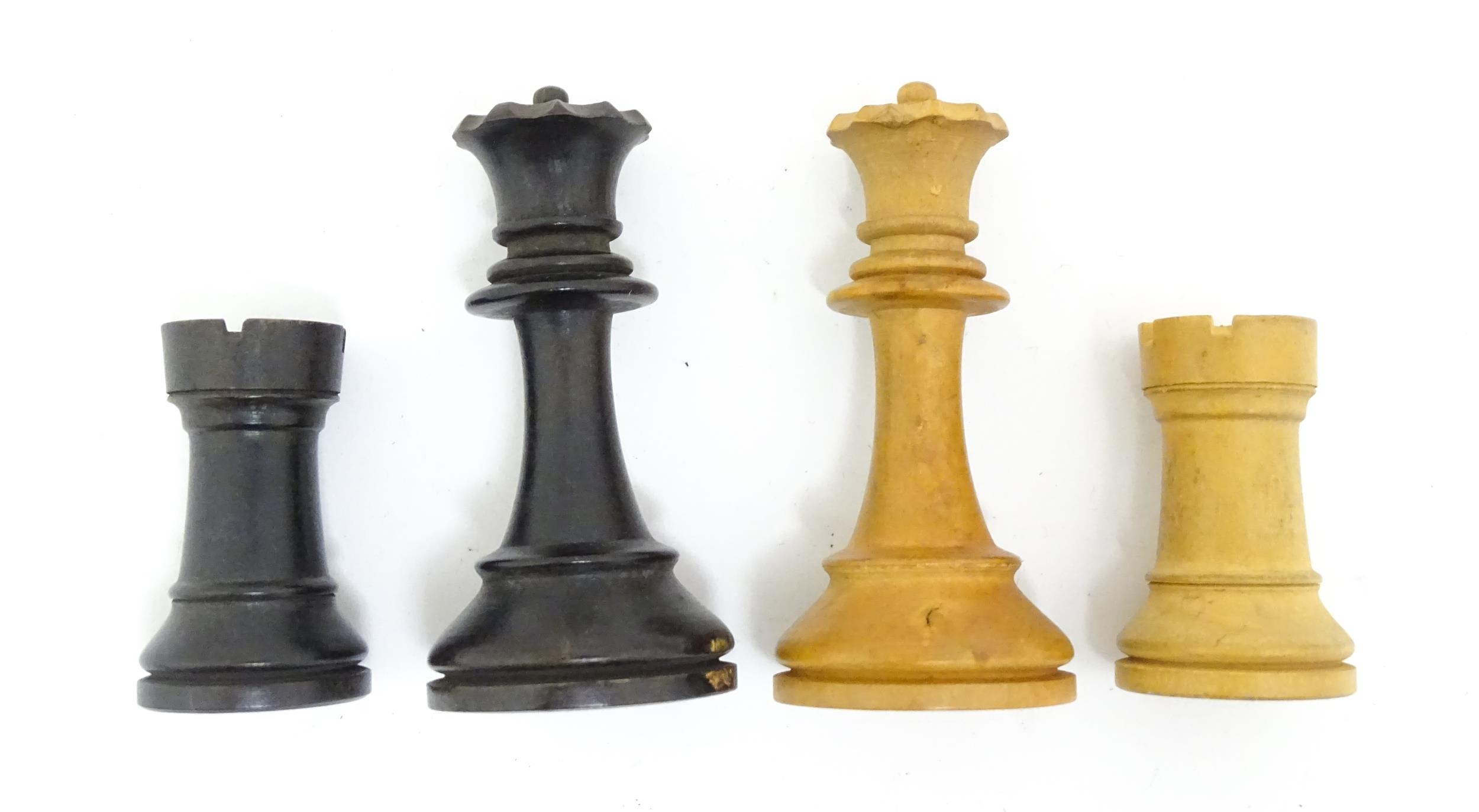 Toys: A quantity of chess pieces contained within a box with sliding lid and brass handle. (33 - Bild 6 aus 8