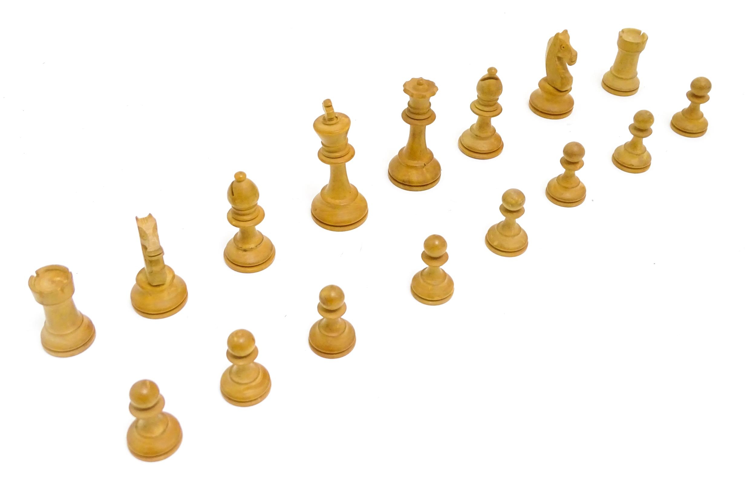 Toys: A quantity of chess pieces contained within a box with sliding lid and brass handle. (33 - Bild 5 aus 8