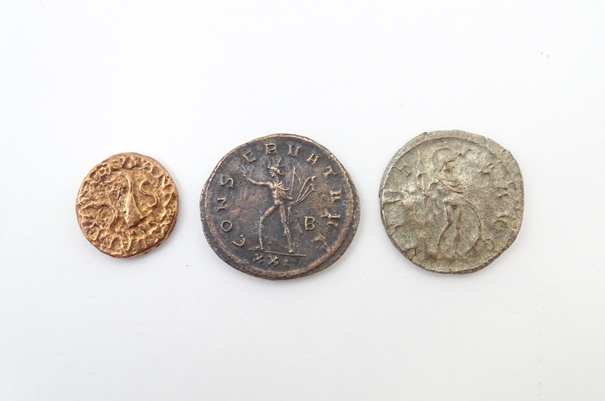 Coins: A quantity of assorted old coins, tokens, medallions, commemorative coins, and some - Image 24 of 45