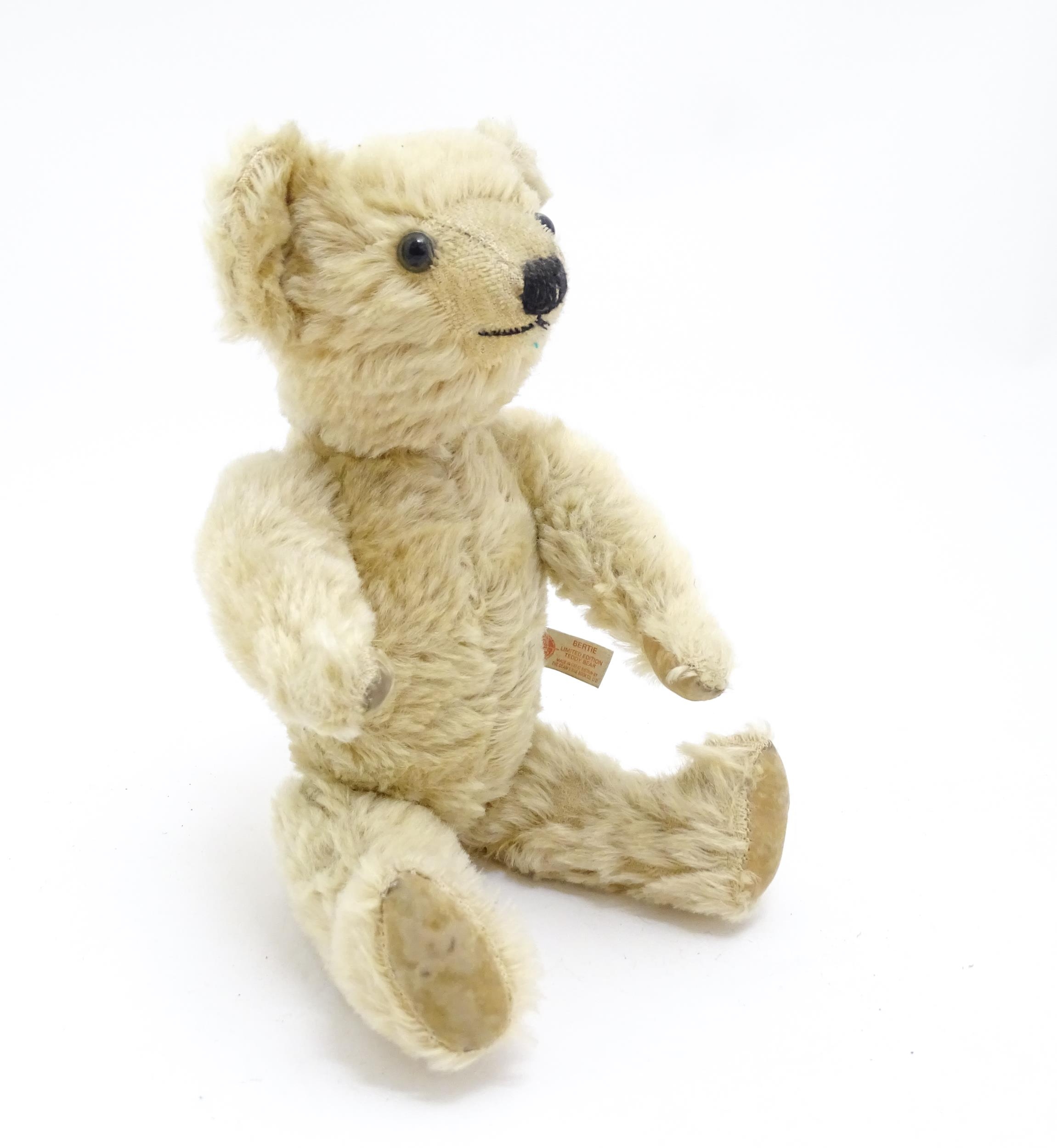 Toy: A 20thC Past Times mohair teddy bear - Bertie, with stitched nose and mouth, pad paws and - Bild 2 aus 10