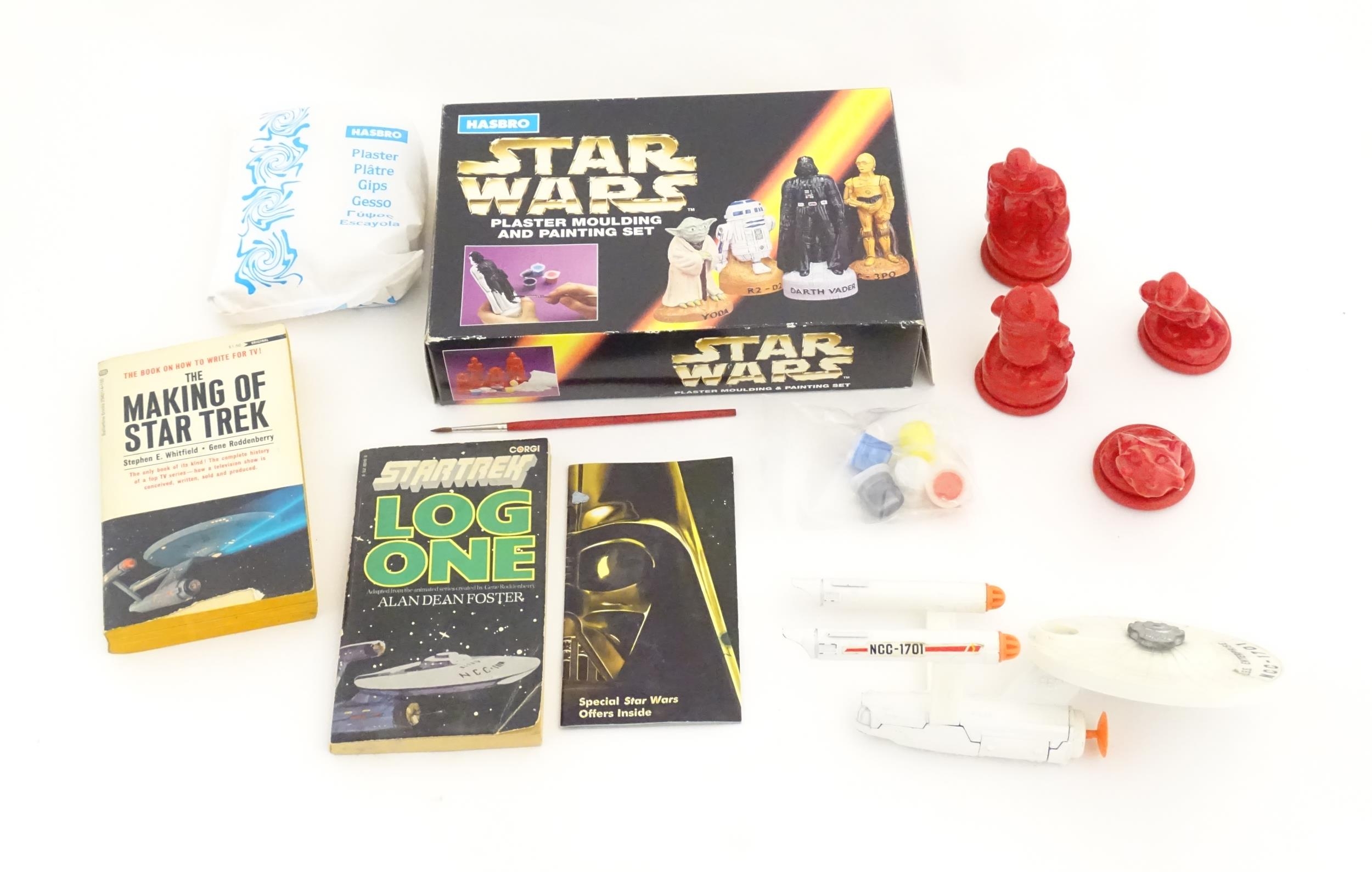 Toys: A 1997 Hasbro Star Wars plaster moulding and painting kit, with moulds for characters Darth